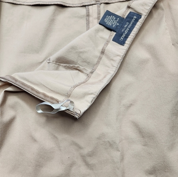 Banana Republic Pencil stretch tan skirt Size 0 - Picture 3 of 5